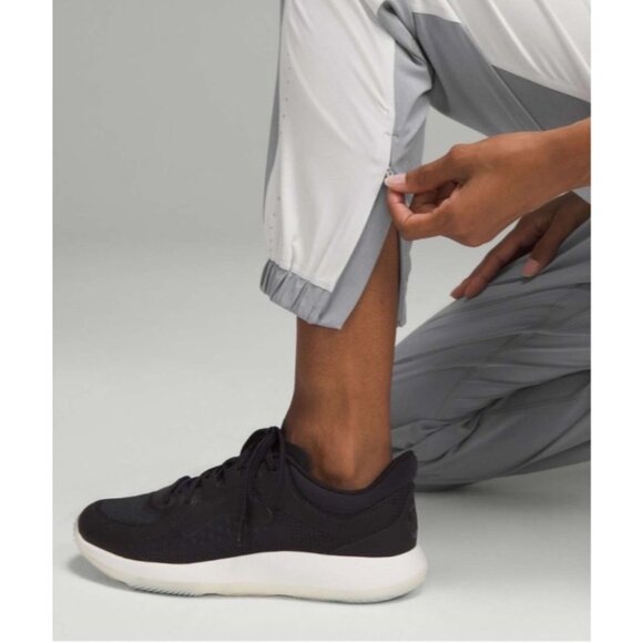 Lululemon Adapted State High-Rise Colorblock Grey White Ankle Pants Joggers 2 - Picture 4 of 14